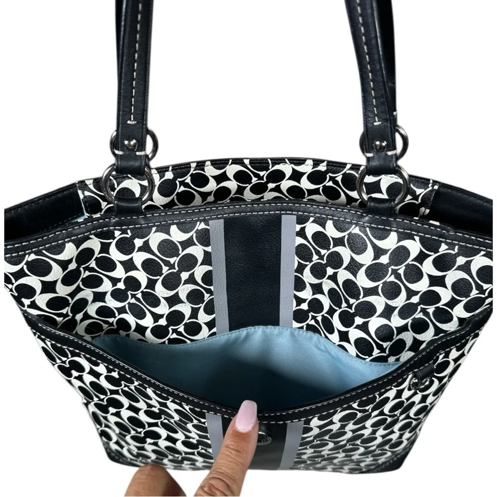 Coach Chelsea Heritage Signature Tote EUC - Picture 7 of 15